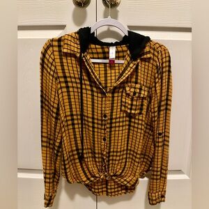 No Boundaries Women’s Juniors Hooded Plaid Flannel  (Color: Mustard Yellow)